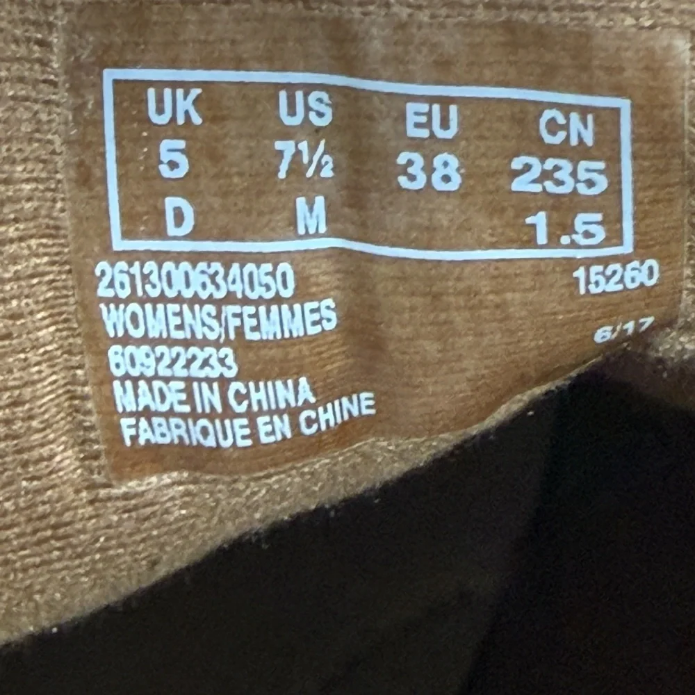 Clarks Sashlin Sue Booties Size 7.5 M Caramel Brown Nubuck Leather Heeled Boho